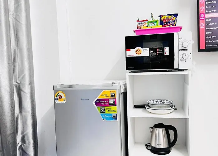 208 Budget Wi-fi Utilities Bangkoks Center ゲストハウス 3*